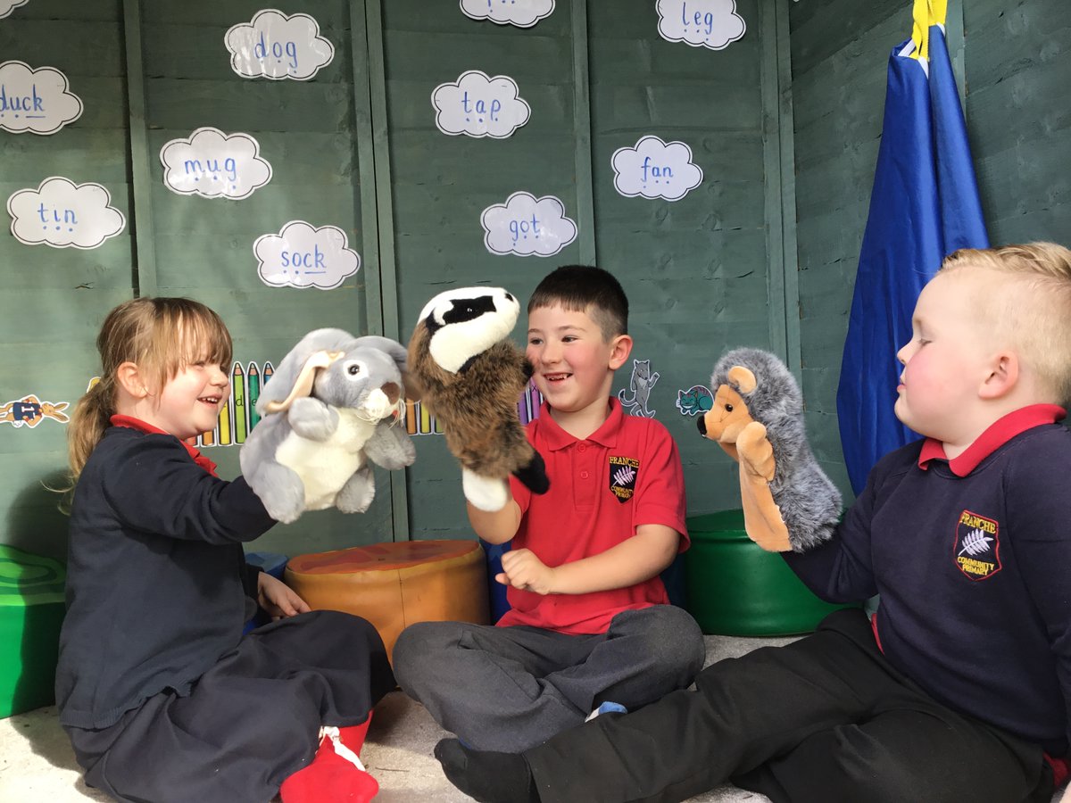 PrimaryFranche's tweet photo. This week was Receptionโs grand opening of their very own Reading Shed! They have been telling stories, using the story sacks, splatting tricky words and having book babble together. ๐ฅฐ๐#franchelovesreading #readingshed #snugglystories https://t.co/dhRVTSnFVl