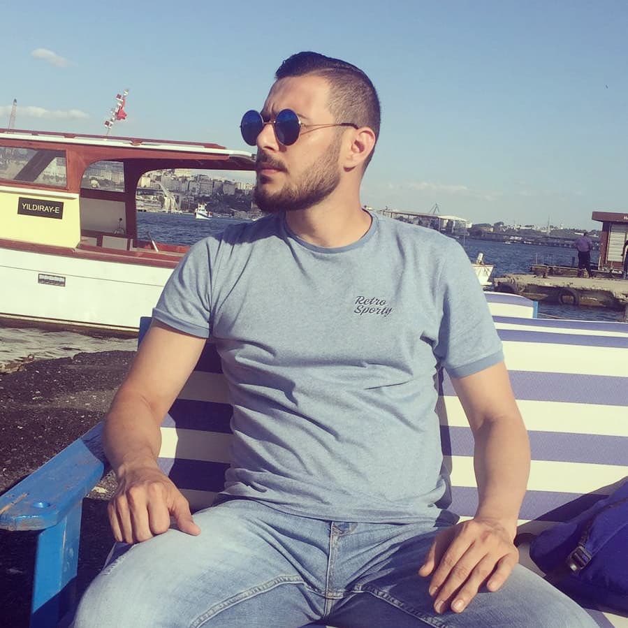 tekmalikanem's tweet photo. Hayat Beni Yıldırmayı Koymuş Aklına. Neyi Var Neyi Yoksa Atsın Üstüme. Can Bendeyken Yenilgi Gelmez Aklıma. Kimi Var Kimi Yoksa Salsın Üstüme..!!
Ç.T. https://t.co/JqBHwQ4akF