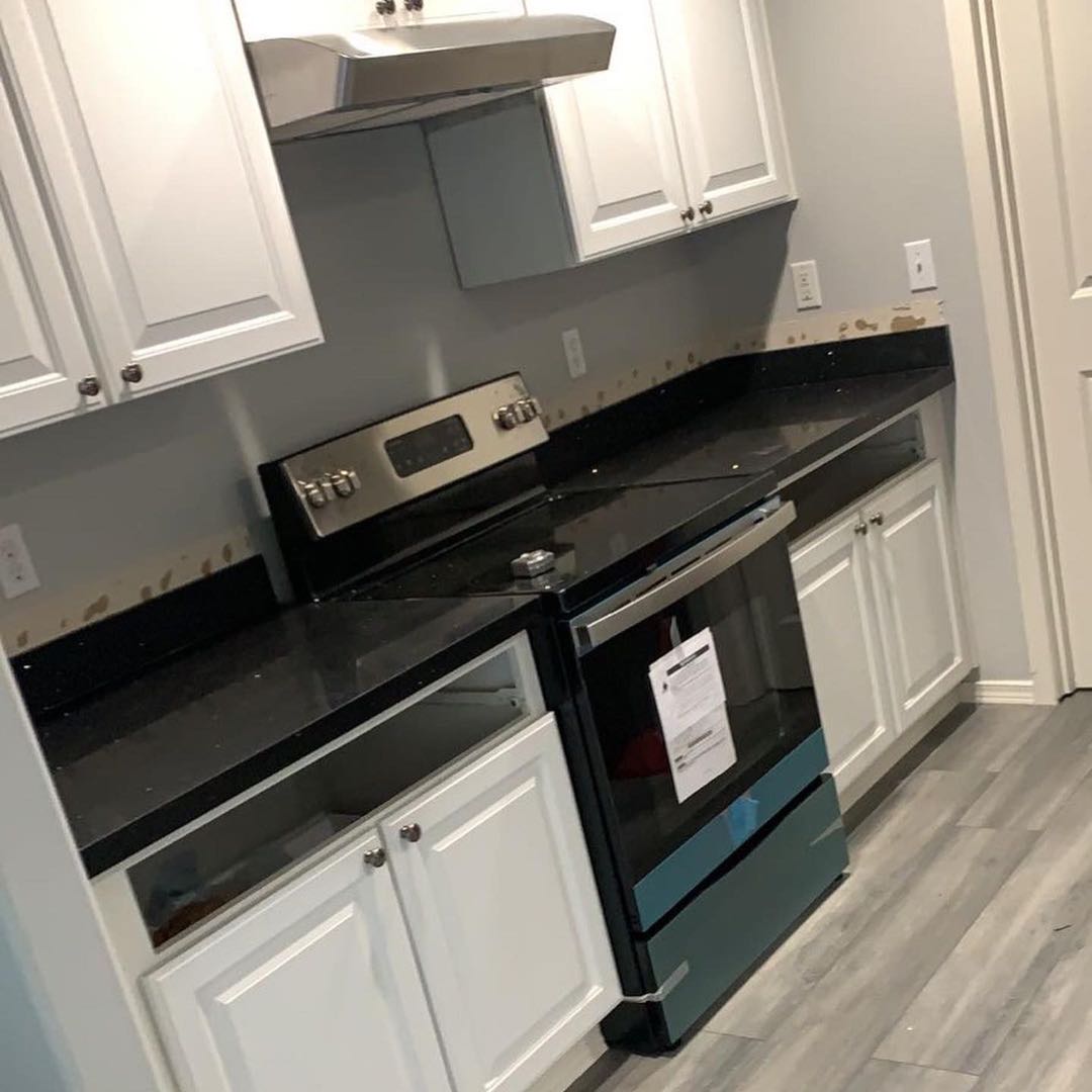 What do you think about this two cabinets we just finished?
#cabinets #kitchendesign #kitchenremodel #seattlecabinets #luxuryhomes #kitchenofinstagram #kitcheninspiration #interiordesign #creativeinteriors #luxecabinet #classickitchen