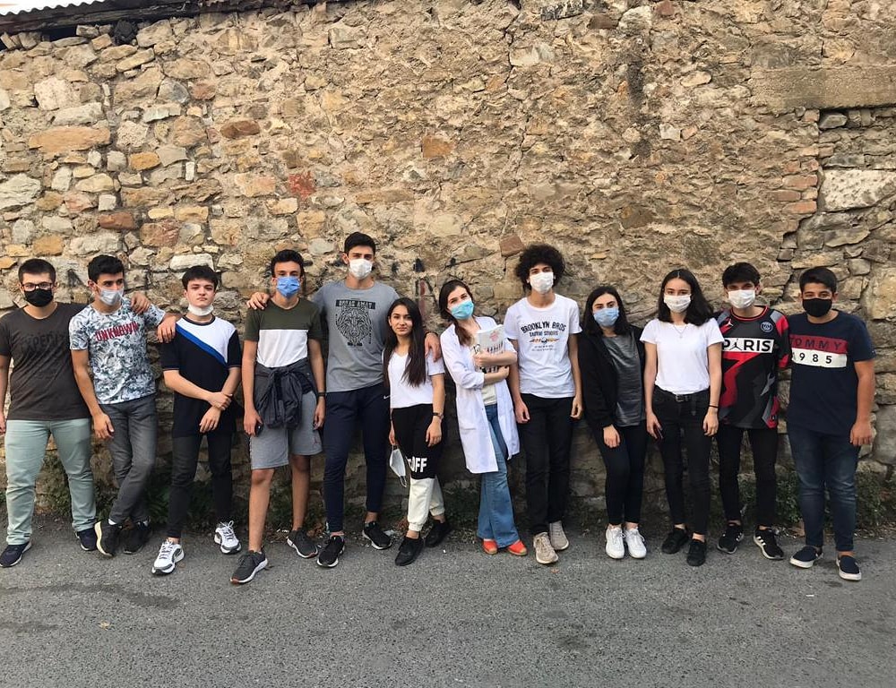 Okul; sadece ders öğretilen bir yer değil, dostluğun, arkadaşlığın, çalışmanın, birlikte başarmanın, kaygıları birlikte yenmenin öğrenildiği yerdir... (11 sayısal öğrencileri ) 👏👏🎓💼🙇
#okuldayızgüvendeyiz