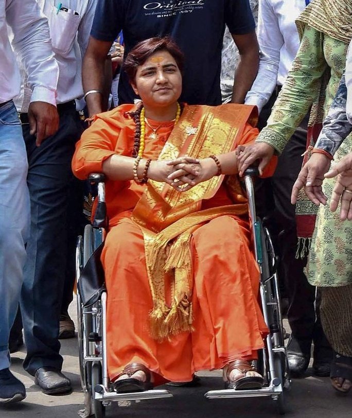 Rajeev_NV's tweet image. Best example of how hypocrisy thrives in this country.
Sadhvi Pragya spent 9 years in jail without doing a crime but some people crying over Rhea&apos;s one month of imprisonment.

#ProbeSudhirGupta #JusticeForSSR #rheagetsbail