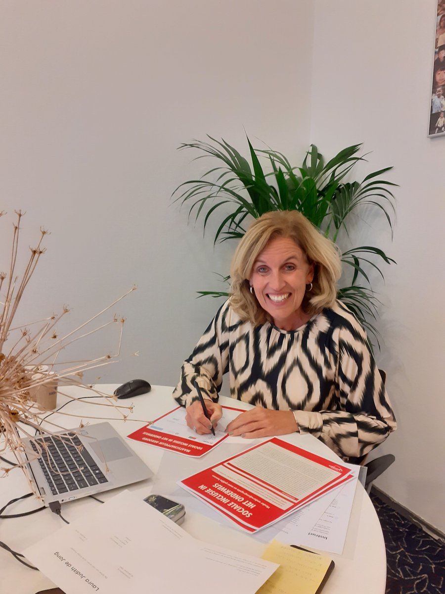 Gelijke kansen voor álle kinderen. Vandaag tekende onze bestuurder Renate Renkema #SKSG, samen met de  <a href="/gem_groningen/">Gemeente Groningen</a>   en andere kinderopvangorganisaties en onderwijsinstellingen het Maatschappelijk Akkoord Sociale Inclusie in het Onderwijs. #trots #droom bit.ly/2SB1Yc4