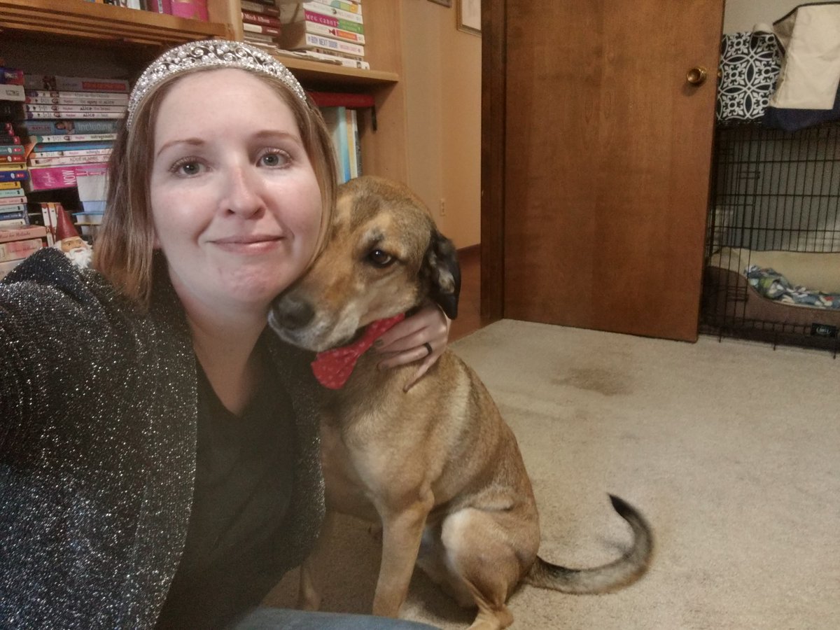 ReaderRBS's tweet image. I&apos;m ready to work with students during my Zoom office hours with my &quot;fancy&quot; crew. 😹#cpsspiritweek #EaglesATWork #cpclmc #cpstech #cpsbest