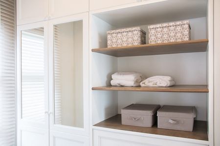 KwRealtorHassan's tweet photo. Minimizing Clutter by Maximizing Storage https://t.co/nKmh8A12bV https://t.co/xn56eaHBus