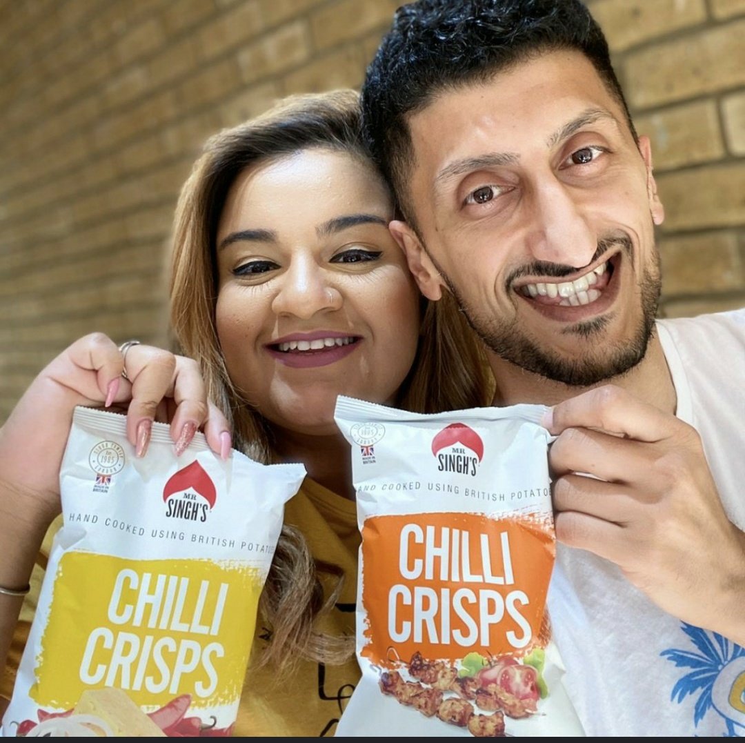 MrSinghsLDN's tweet photo. Who's your favourite snack buddy? By the way, isn't this how you naturally pose before you eat a packet of crisps? 🤣
🌱🔥🌶
Check out all three flavours at https://t.co/3uvN6K5skK
.
.
.
#mrsinghs #veganfood #foodie #Plantbased #VegansOfLondon #Crisps #ChilliCrisps #vegan https://t.co/WlW6EZJhLE