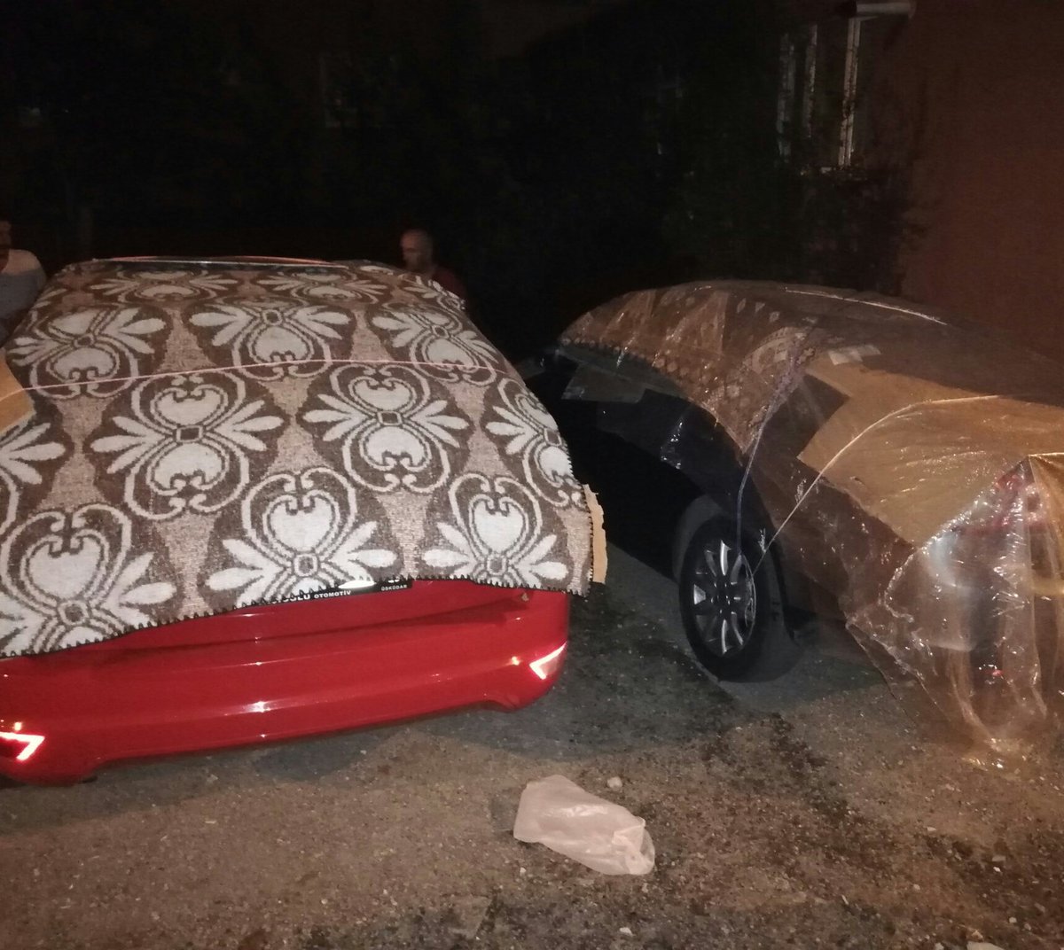 ysfdgs's tweet photo. Herkes arabasının derdinde ama kimse sokaktakini düşünmüyor, Rabbim sen zorda olanlara yardım et.
Rahmeti yağdıran da sensin mazlumu koruyanda sen. yer gök mal mülk her şey senin insanlar arabasını  malını  mülkünü  düşündüğü  kadar etrafına  baksa  bu ülkede  yeter #dolu https://t.co/9JeZzsukhb