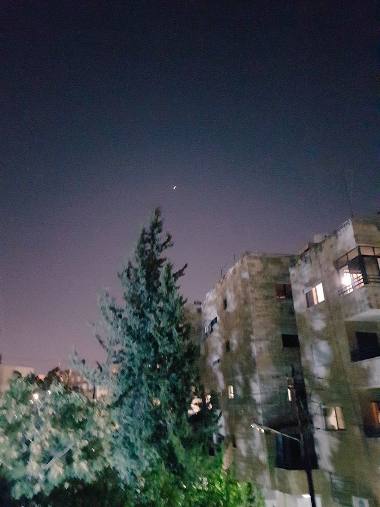 KarimanMango's tweet photo. How does Mars look in your sky tonight? Apparently this is the closest it will be for the next 15 years. #MarsCloseApproach #Mars #Mars2020 #ammanjo #الأردن #المريخ https://t.co/YjYYeWE4NE