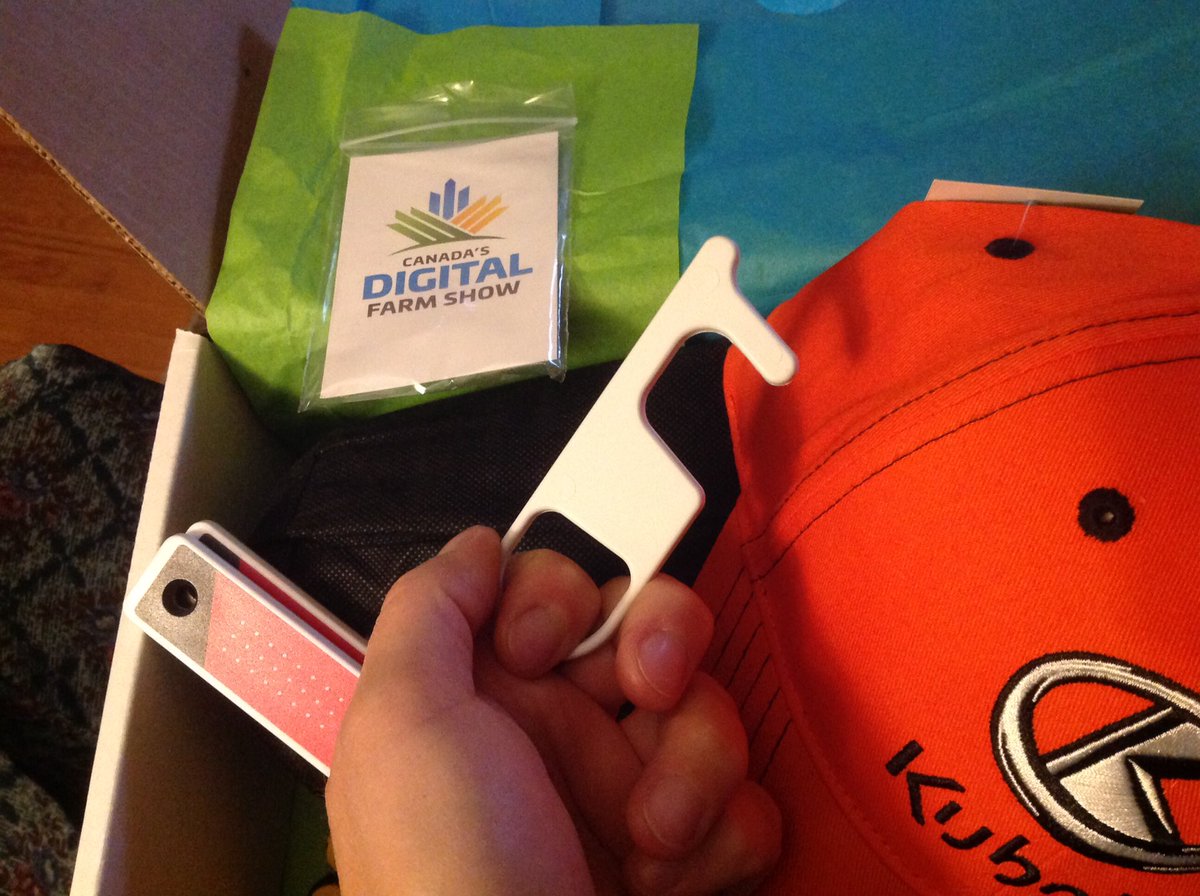 Central_ON_FS's tweet photo. It isn't quite as exciting as #FSsie at the #COFs live, but it's fun to receive our own @outdoorfarmshow #CDFS20 swag box today, after prepping some of its contents with @growmark_ont ! #4HOntario #FSproud https://t.co/dxjXA1AgGD
