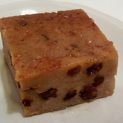 Ok the next one on the list is called BUDÍN, which sounds like pudding and looks like bread pudding, but like nah. This is 10x better.