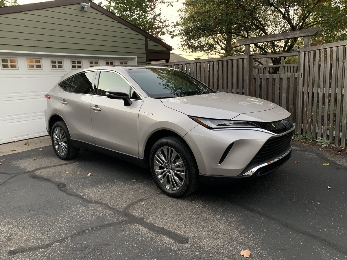 MichaelDrives's tweet photo. I’d argue the #Venza is @Toyota’s absolute best looking vehicle. The lines are clean, modern, and refined. What do you think? https://t.co/j89du01Vun