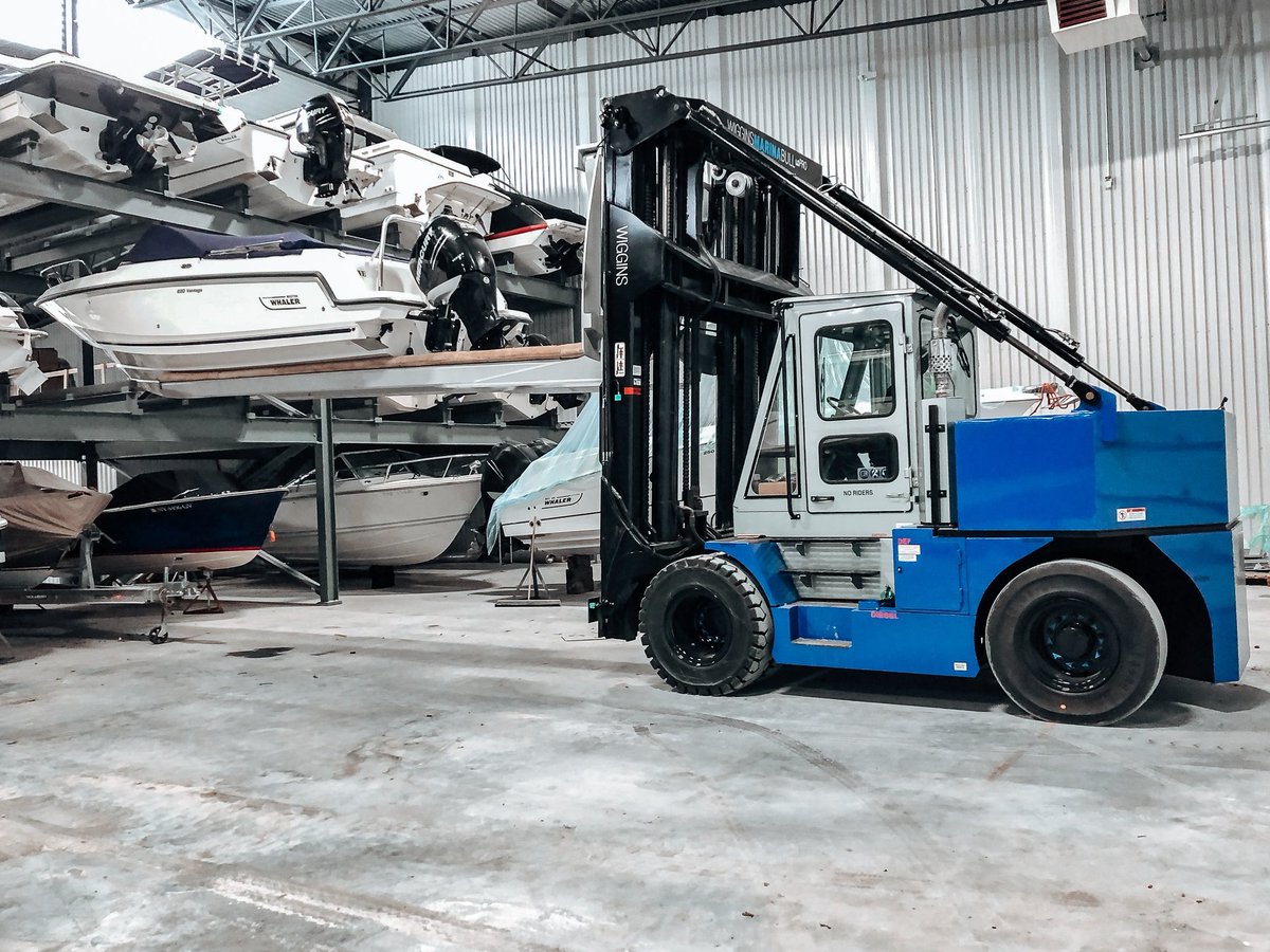 park_stor's tweet photo. After a terrific summer of #boating, we'll keep your #boat warm, dry &amp; safe until next season. Photo: @WigginsLiftCo  @Boston_Whaler https://t.co/6n73KcNXOj #beyondstorage https://t.co/lJCdCUeHXg