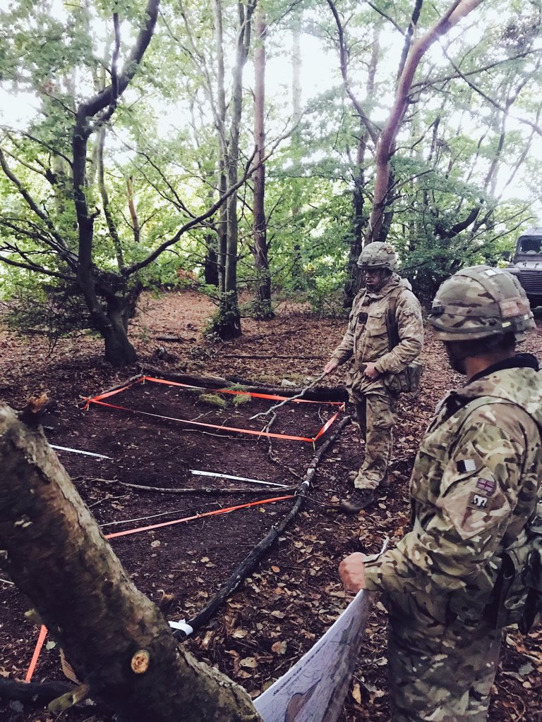 MLRS CPO Course delivering Orders for their raids conducted today. This deployment helps us to hit targets even further in depth than normal engagements and enhance our support to the Division. 
#depth #intoodeep
@Commandant_RSA <a href="/26Regiment_RA/">26 Regiment RA</a> @LWC_UK <a href="/3rdUKDivision/">The Iron Division</a> @rhqra