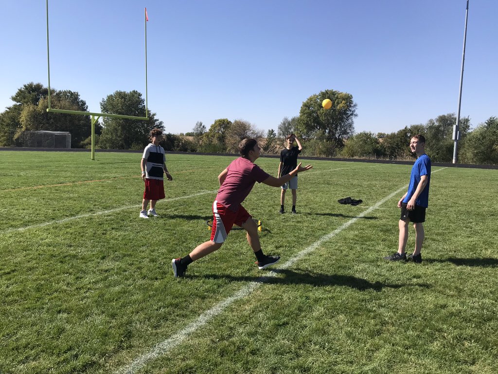 MrsManchePE's tweet photo. So blessed it’s this nice still in October!! We are STILL outside and this time playing Spikeball. One of my favorites!! #spikeball #sabethabluejays https://t.co/cbS0e51SSP