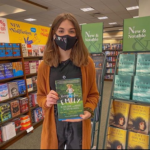 prayingforemily's tweet photo. Have you picked up your copy of #PrayingForEmily? Share with us a photo with your book and where you are located!
๐
https://t.co/khtTjWRNK1 https://t.co/vSLVcKi7TM
