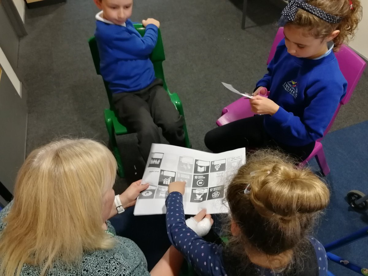 InshesP4's tweet photo. Learning about the Sustainable Development Goals this week. Great teamwork and well done for applying reading strategies to some pretty challenging vocab! https://t.co/WcIEL5LX6C