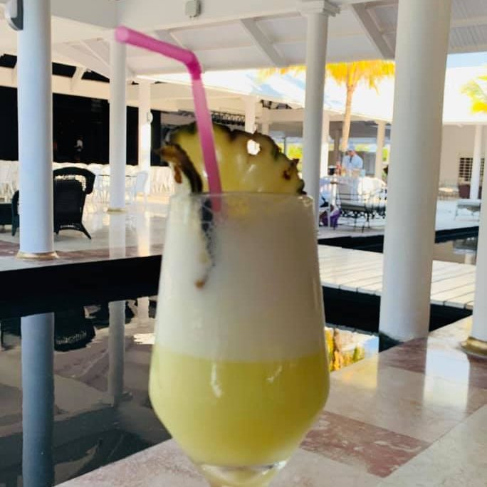 A que sabe la felicidad en el Paraiso? #pinacolada #varadero