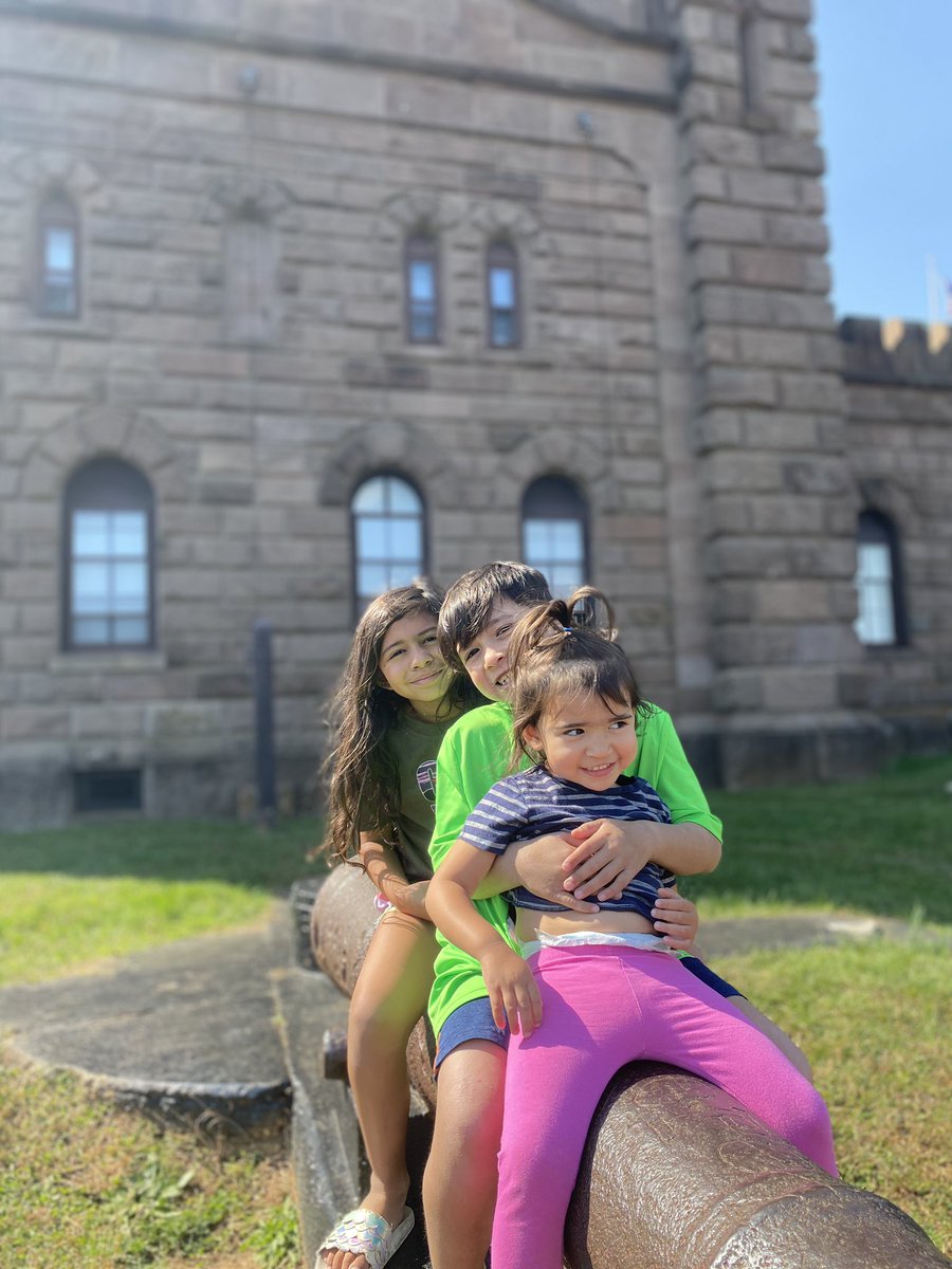 N started and finished her new book in one sitting about a girl and a lighthouse this morning. She was only assigned a couple pages 👀 So proud of my girl 🙌🏼 We celebrated with a field trip to the Twin Lights!