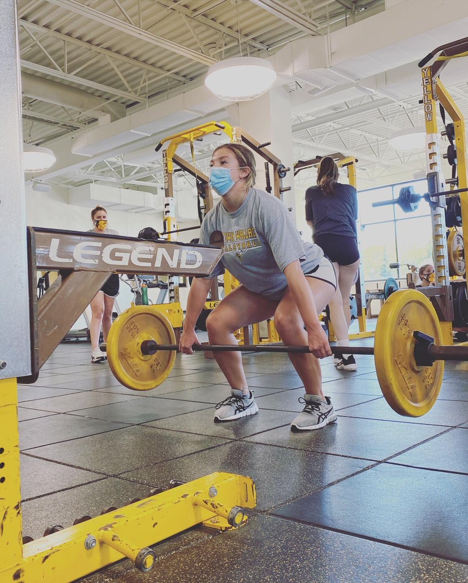 BW_wvolleyball's tweet photo. ᵂᴼᴿᴷ
🤎💛 #AwwJackets🐝 https://t.co/clqOgQ4zH8