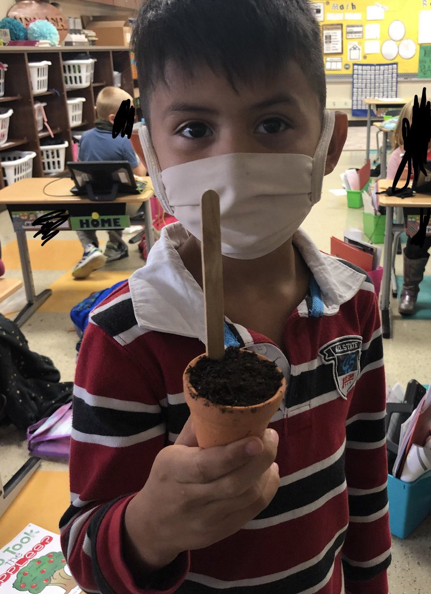ClaypoolStem's tweet photo. 1st Grade planted herb gardens today. They will then be investigating whether a plant MUST have soil to grow. They will compare the growth of herbs in their traditional garden with herbs grown in an aero garden that uses no soil. #Ag #STEM #SchoolGarden https://t.co/VwXupkTCva
