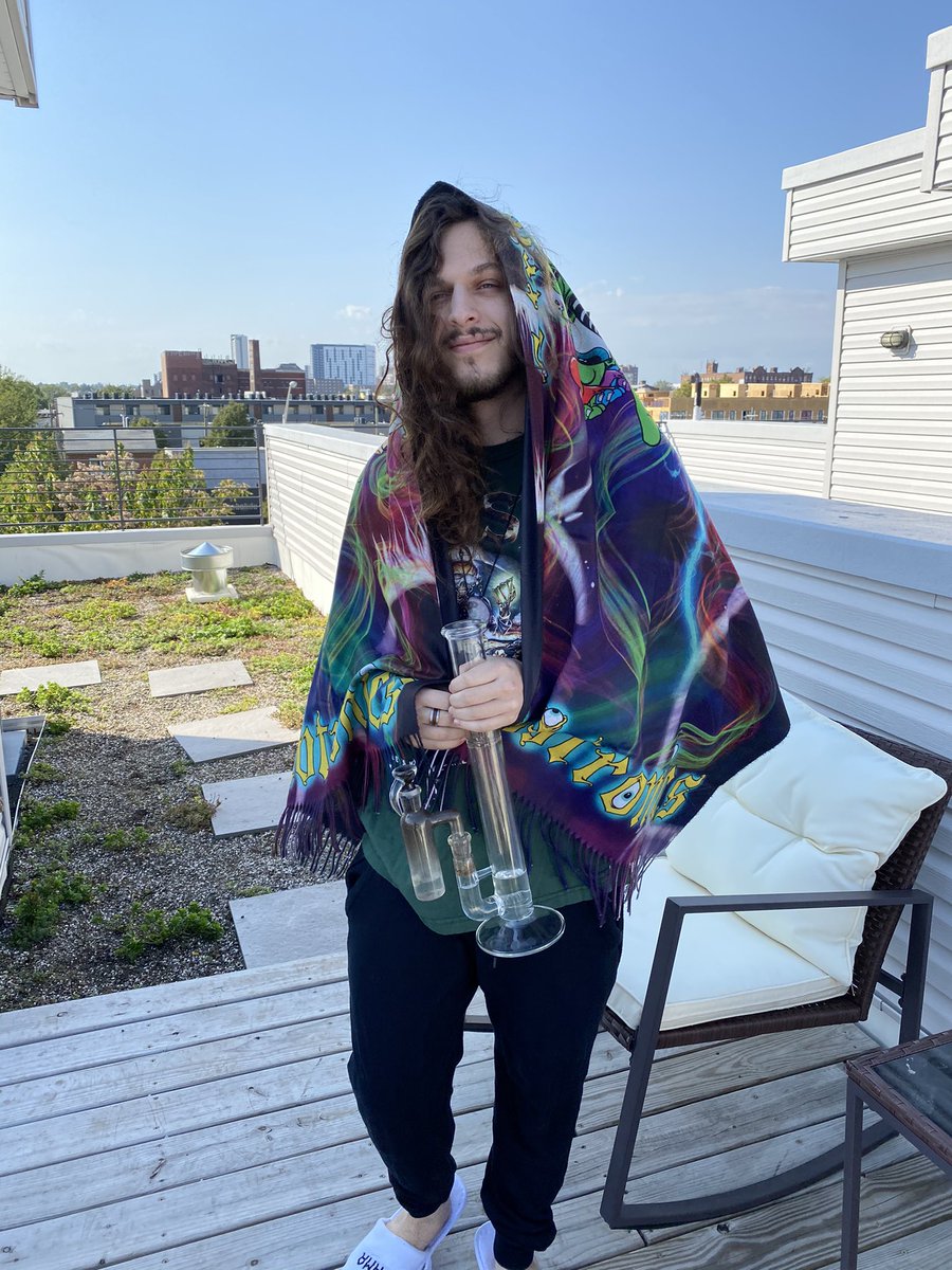 Subtronics's tweet image. GIVING AWAY BRAND NEW STRING THEORY MERCH 
win a string theory jersey, pashmina, and a bunch more! just pre save string theory, like /repost this and tag 3 homies! 
pre save in bio