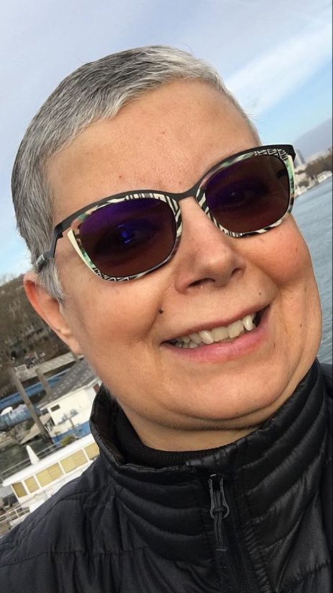 Repousse des cheveux au printemps 2019 avec une petite coupe à la garçonne 
Vous me reconnaissez ??
Le dépistage du cancer m’a sauvé 2 fois la vie. Alors « montrez vos seins » pour sauver vos vies 
🌸💕🌸💕🌸💕🌸💕🌸💕🌸💕