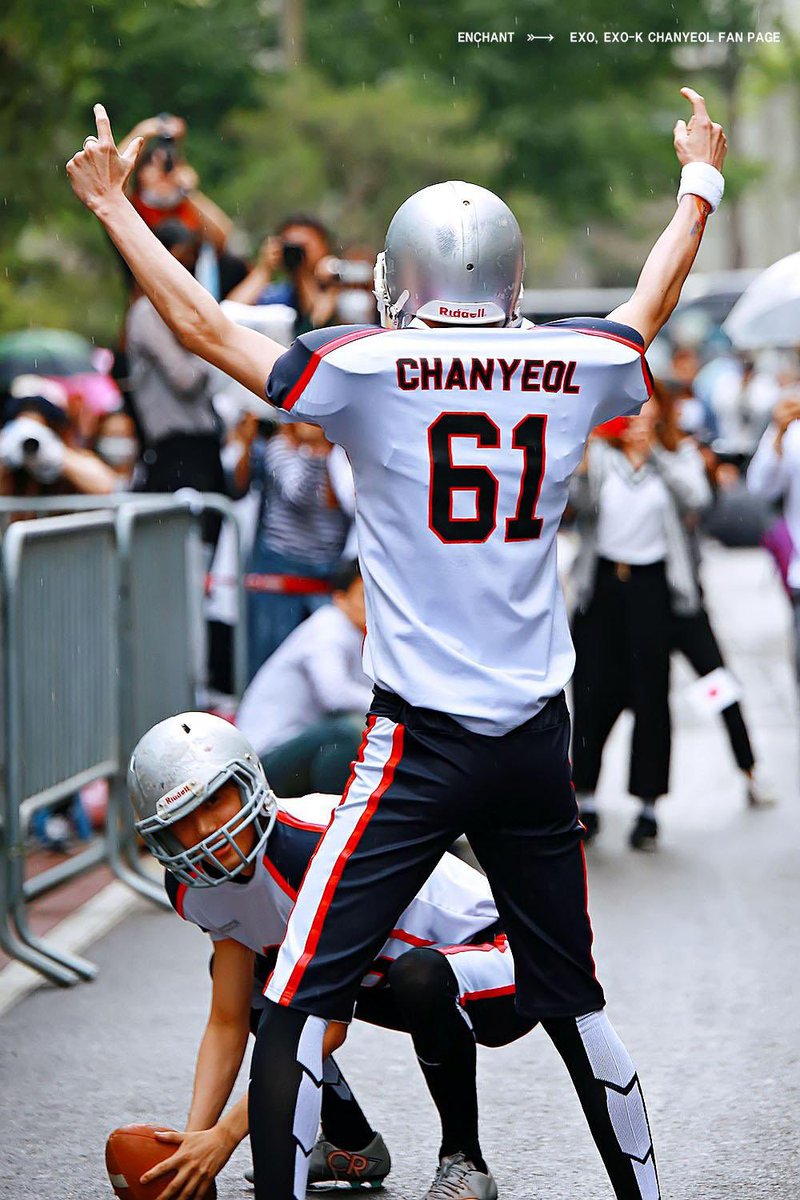 loeyfeed's tweet photo. so hot #찬열 https://t.co/650aZZsiI0