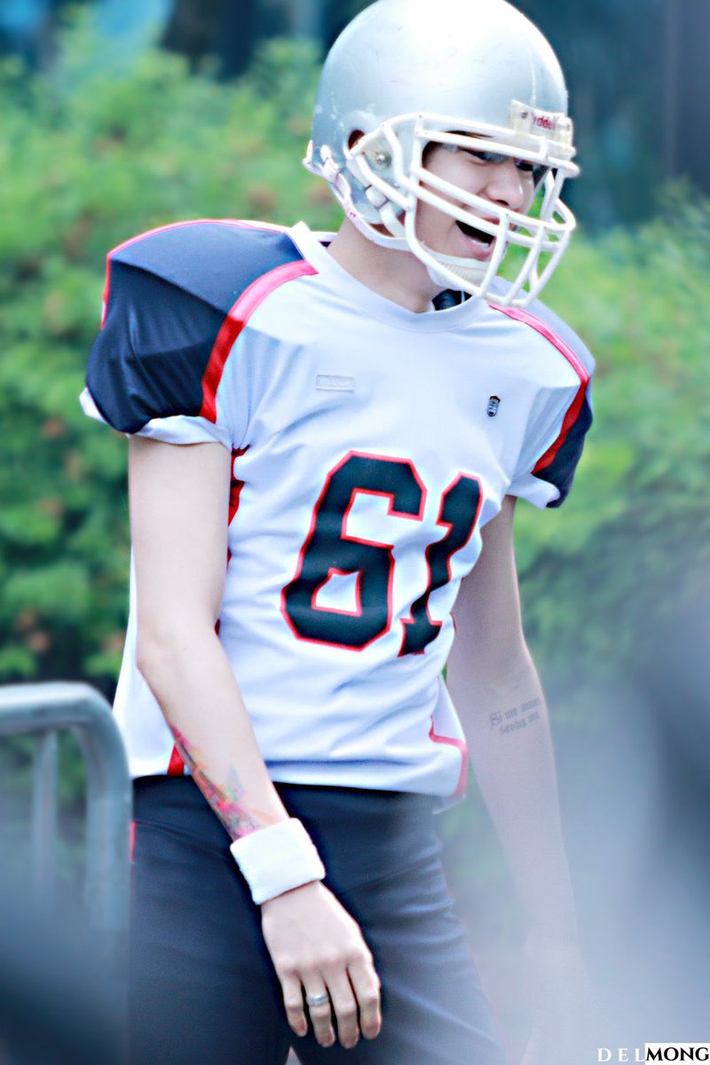 loeyfeed's tweet photo. so hot #찬열 https://t.co/650aZZsiI0