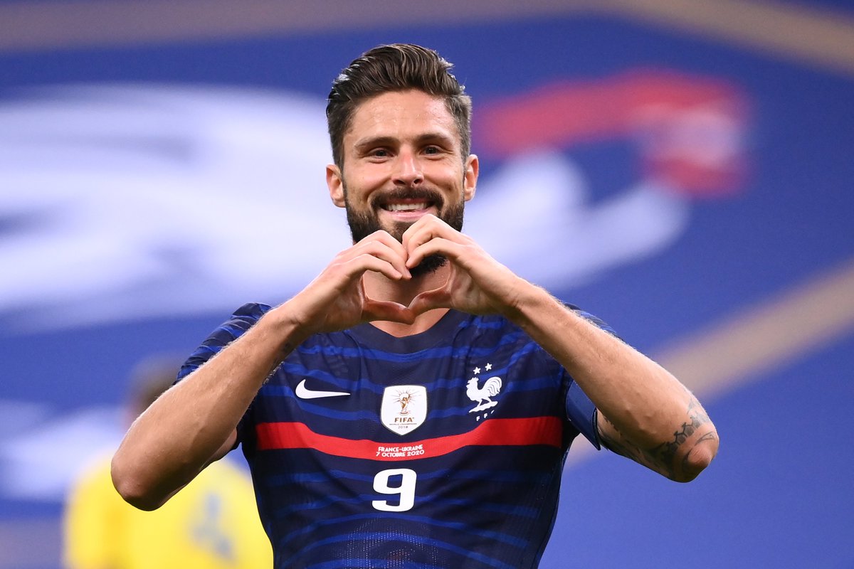 equipedefrance's tweet photo. 100ème sélection 💯
Brassard de capitaine ©️
Doublé ⚽⚽
@_OlivierGiroud_  💙 https://t.co/ITcFHrFRTT