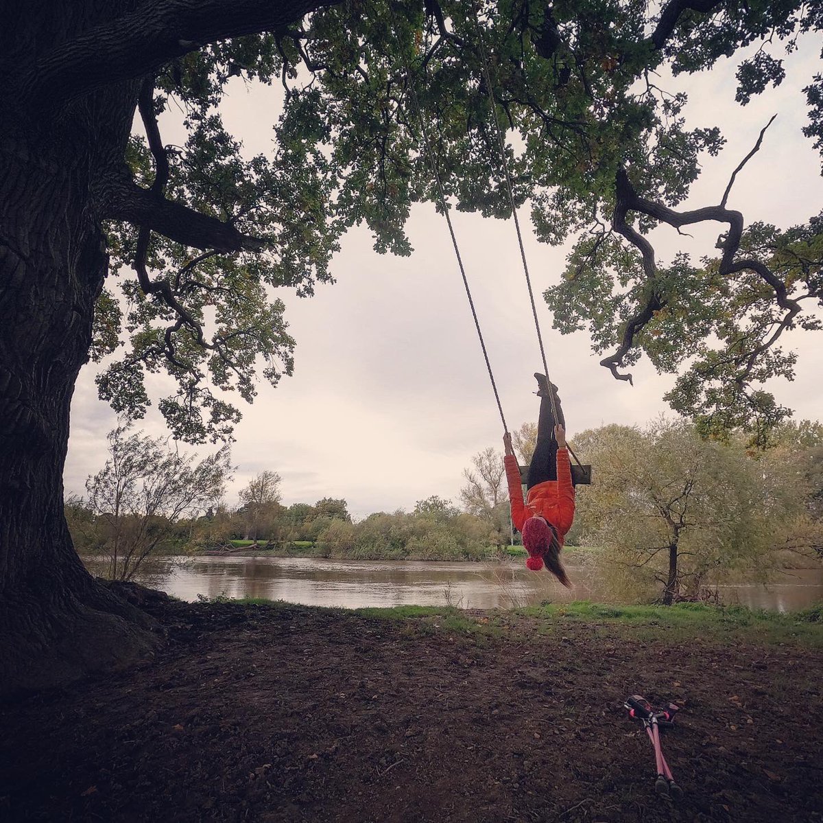 Dolly2racer's tweet photo. Because a trail is never just a trail

Lost in time &amp; motion on today’s absolute favourite doorstep treasure trail on a search that led me to a pot of gold at the end of my rainbow🌈 

#swinghigh #swinghappy #swingfree #moodswings #riverlife #explore #liveanadventure #getoutside https://t.co/Oh5eFGZ6xo
