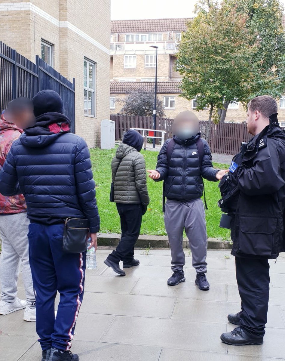 ParkguardLtd's tweet photo. Today the @SwanHousing & @THCH_Ltd team were called to a group of young people gathered, causing a nuisance and harassment & distress to a number of elderly residents. All were advised & issued #ASBWarningNotices ✍ Team also took the time to engage with the YP as they moved on. https://t.co/EtrOF1Tz7E