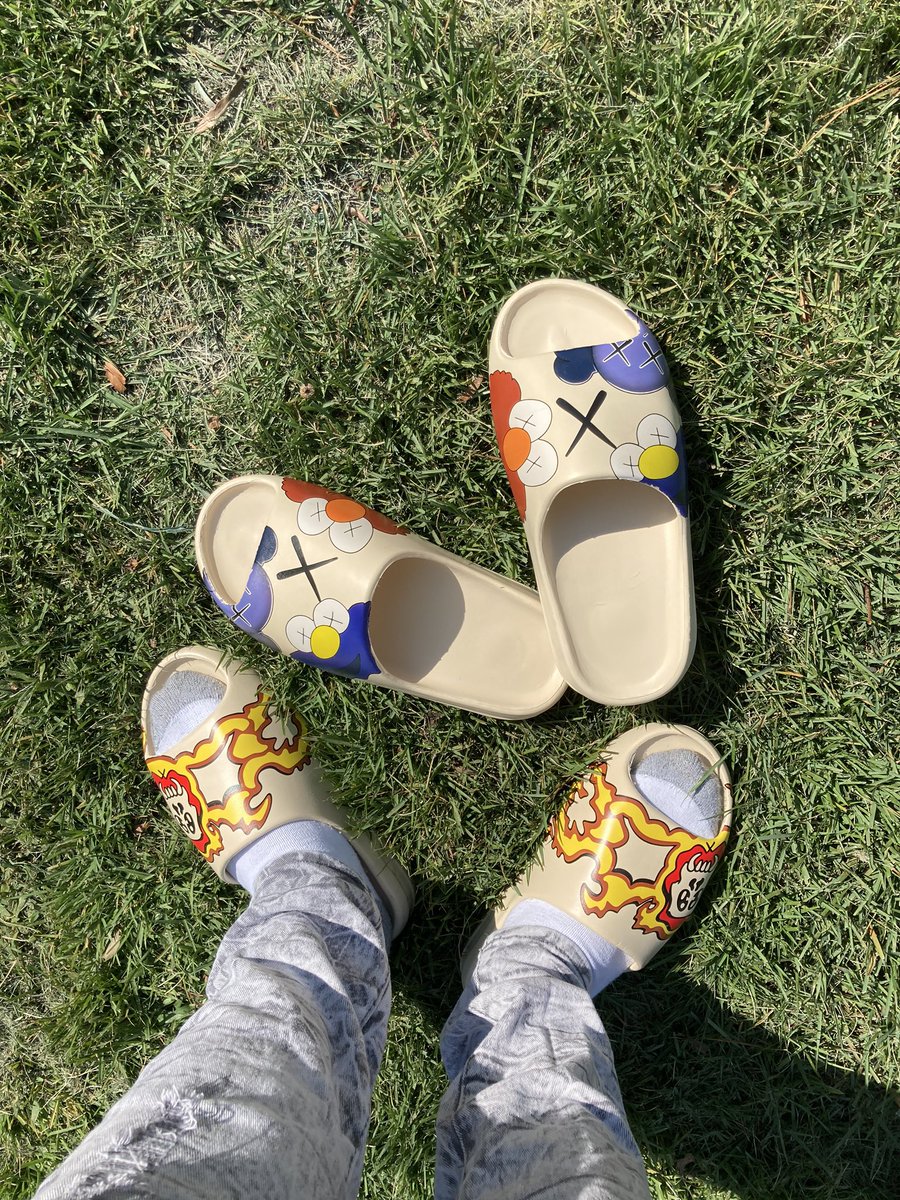 GorillaSavage1's tweet photo. NEW Slides coming soon 🙈, you ready?
•
•
#slides #gorilla #savage #headup #chestout #going100 #fashion #smallbusiness #streetwear #streetfashion https://t.co/C97JabZXlR