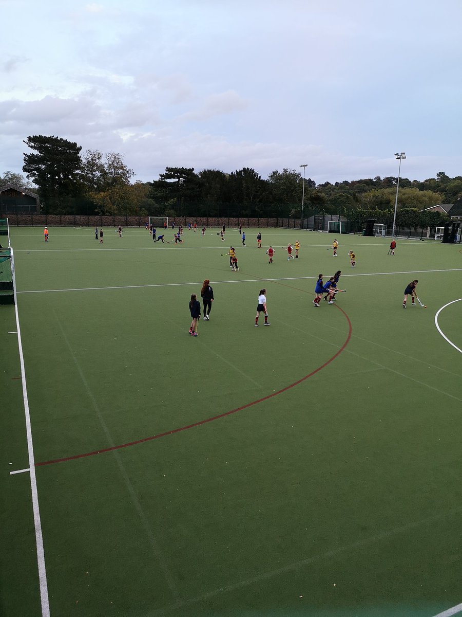 StokesleyHockey's tweet photo. What a wonderful sight! Junior training in full swing tonight π
Great atmosphere with all the girls giving 100% and loving their hockey π I am one very happy coach
#TeamStokesley #MiniStokesley #Progress #AlwaysLearning #WhatASight #HappyCoach https://t.co/UTpVpG2LCG