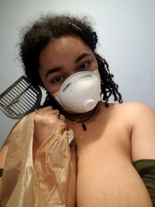 -going to clean the cat box -gets mask baggie and skooper -go to cat box -bend over  -boobs fall out<a href="/tag/thighs"class="tags"><span>#thighs</span></a>