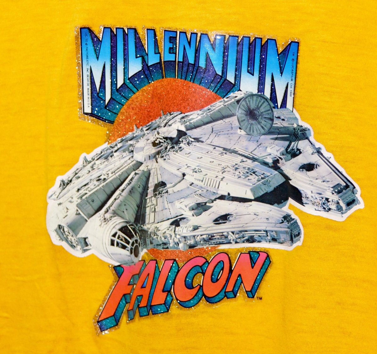 WeirdlandTales's tweet image. A grab bag of THE EMPIRE STRIKES BACK merch: action transfers, a party invitation, pillow cases, T-shirt transfers.