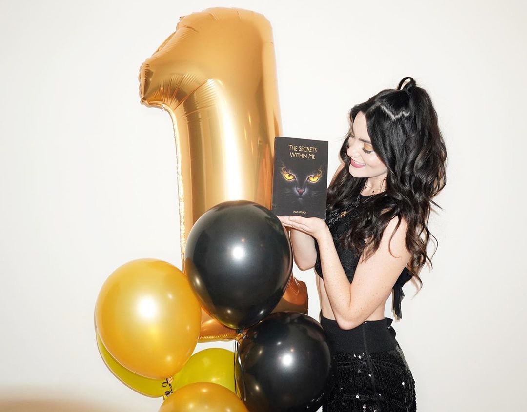packshieldnet's tweet photo. ✨1 year anniversary of publication!! Happy book birthday #TSWM!!! Still can’t believe this is real!!😌✨ https://t.co/TxH1QRrEuu