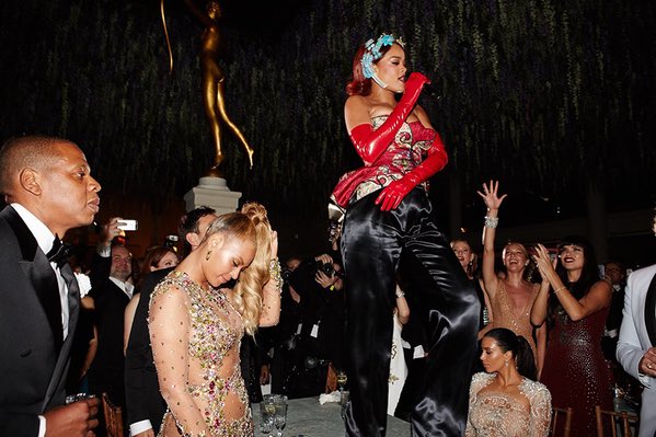 Rihanna post (it’s deleted/archived i guess....couldn’t find it anymore). On the second pic it’s Beyoncé enjoying Rih’s performance at 2015 Met Gala