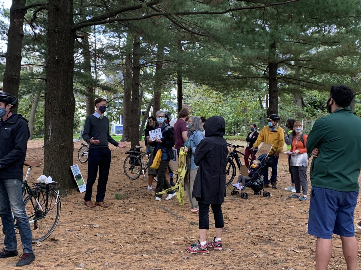 MayorElicker's tweet photo. We’re here for Meet the Mayor Outside! Come by East Rock Park with your mask and your questions. #MTMO #NHV https://t.co/OpavvdFxU9