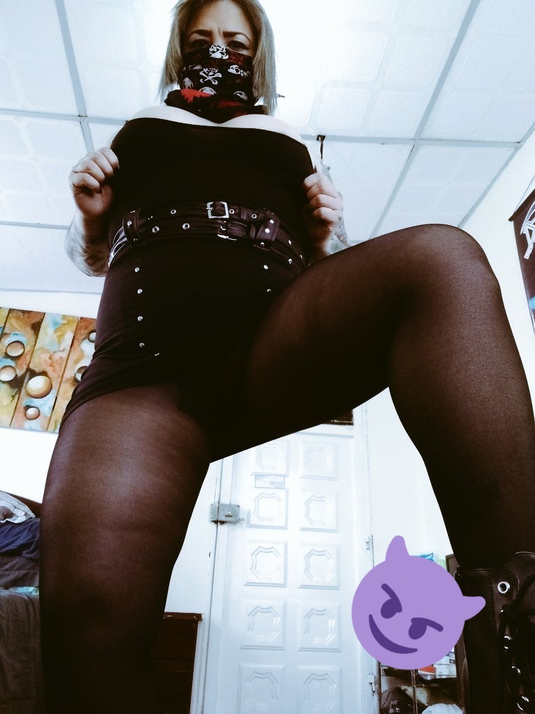 blonsexy's tweet photo. https://t.co/ksCjkjPMd6... pvt show, BDSM ONLY TEXT ME #bdsm테스트 #cam4 #domina #uk #mistress #paypal #wu #models #webcam https://t.co/kCeEy1eqIS