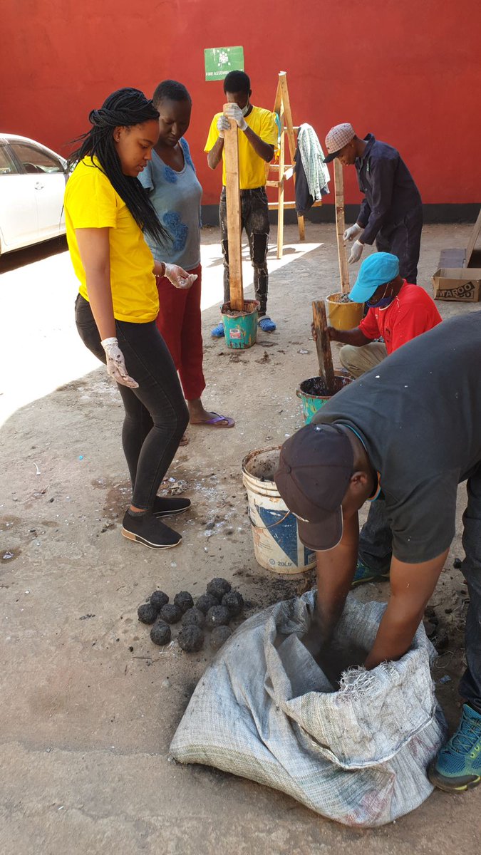 steffi_maingi's tweet image. #EBAFOSA #InnovativeVolunteerism retooling #youth skills in converting waste t fuel #briquettes t substitute charcoal &amp;amp; firewood use. We are experimenting with different types of biomass towards perfecting smokeless briquettes @ebagropamoja @RichardMunang