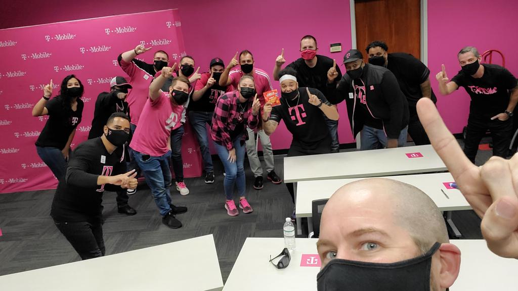 Always fun hanging with our fearless leader <a href="/EddiePryor7/">Eddie Pryor</a> during the #Untouchables roundtable!! <a href="/AnnieG_FL/">Annie Garcia</a> <a href="/TracyNolan_/">Tracy E. Nolan</a>