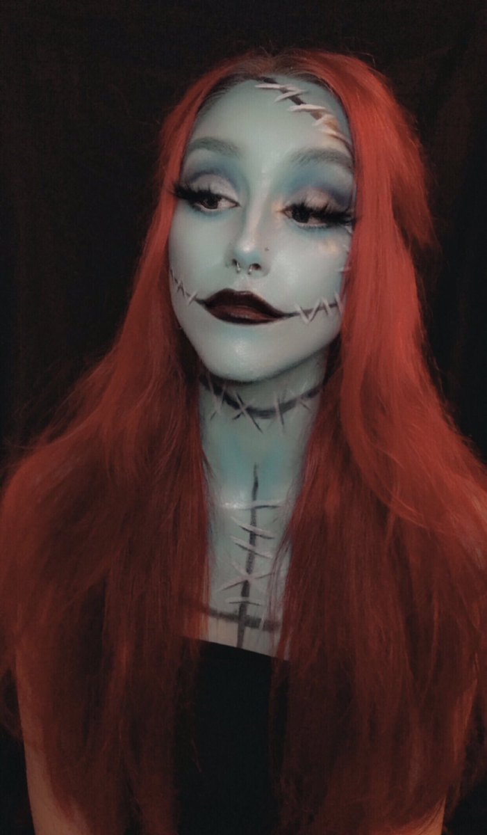 We can live like Jack and Sally if you want 🕸🕷🦇🎃🖤
•
•
Inspo- Victoria Lyn on Instagram 
#halloween #jackandsally #sally #nightmarebeforechristmas #makeuptutorial #makeuplooks #makeup #spookyseason #spooky
