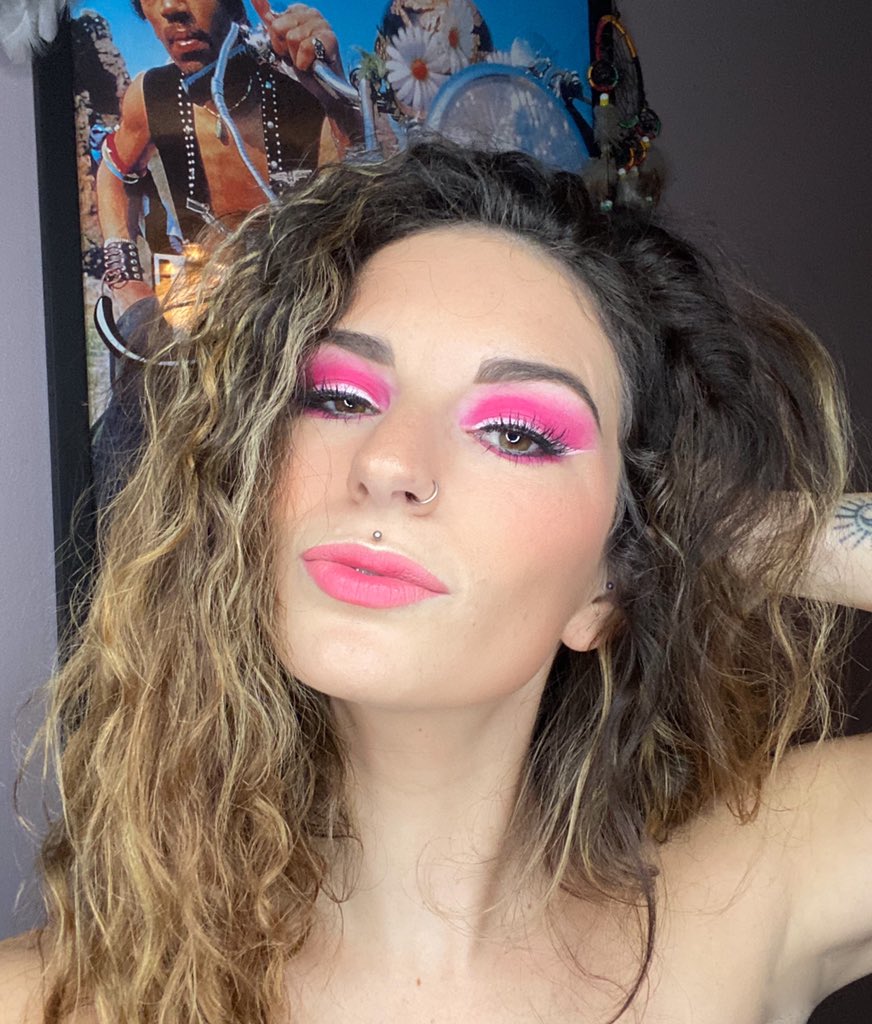 Micaelaaa123's tweet image. :)