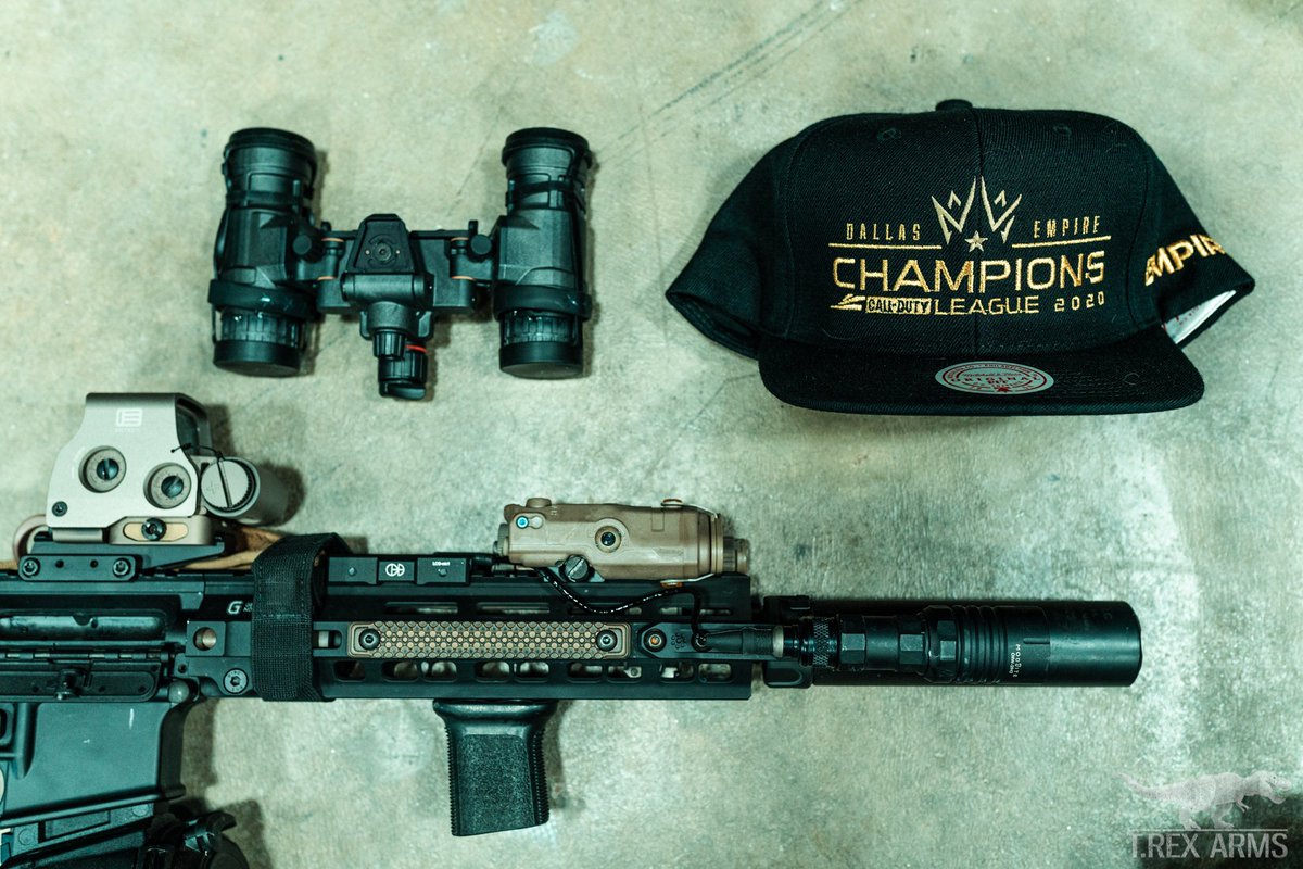 Crimsix's tweet image. My loadout... w/ some slight trolling.
(the extendoooo mags/Claymore)

@LucasBotkin HOOKED IT UP.

For anyone asking about the NVGs, I got PVS-31’s. I thought the $22k was only for those but got so much more than just that. Didn’t realize that $$$ was to fully kit me out.