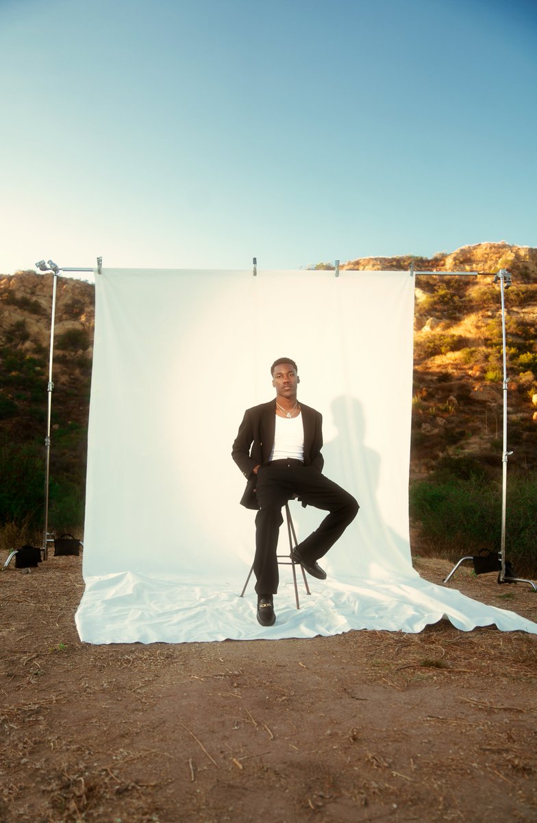 Spotify's tweet image. When it's all said and done, you're gonna want to be a @giveon fan. Hit play on the rising R&amp;amp;B star's new EP now spoti.fi/giveon