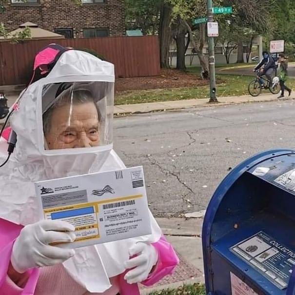 amightygirl's tweet image. 102-year-old Beatrice Lumpkin was born before the 19th Amendment was passed in 1920, so nothing was going to stop her from voting in this year's election - not even the coronavirus! Photo via Chicago Teachers Union Instagram. facebook.com/31648931505405…