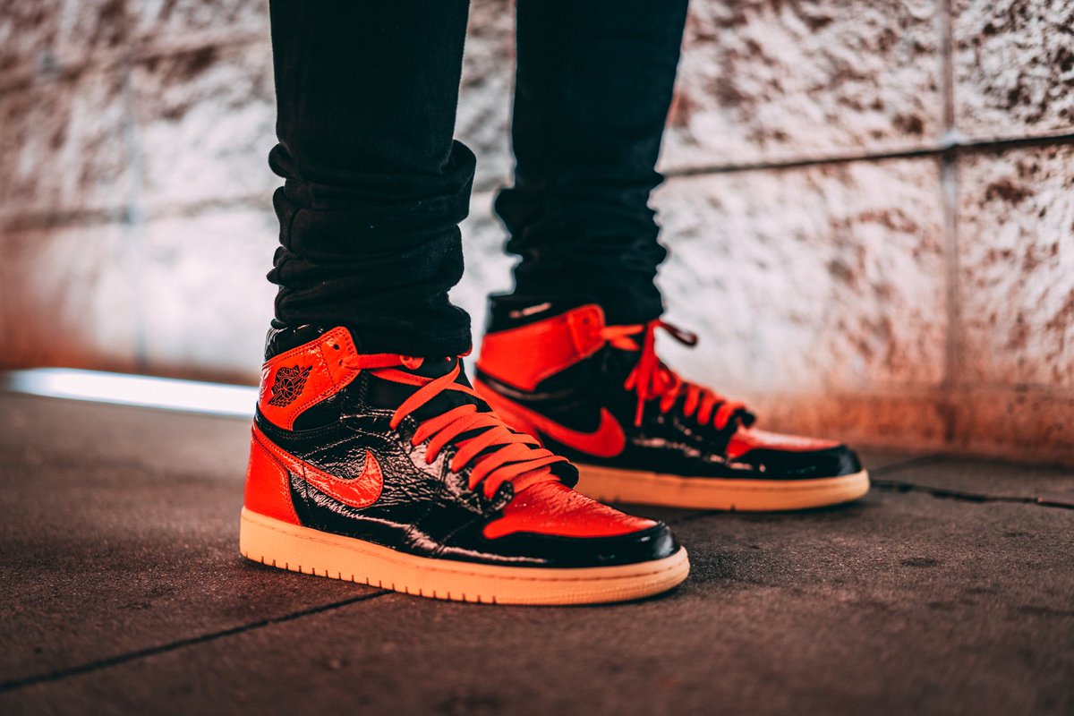 TheMarkNegrete's tweet photo. What up boo, this a spooky shoe https://t.co/72myUdN5cJ