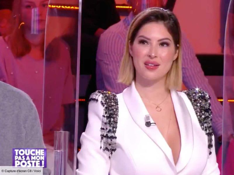 F_Desouche's tweet photo. Meriem #Debbagh, la chroniqueuse de Cyril #Hanouna dans #TPMP, soutient #Ennahda, le parti islamiste tunisien (MàJ) - https://t.co/LARnapYXgE https://t.co/dFVz4377Z4