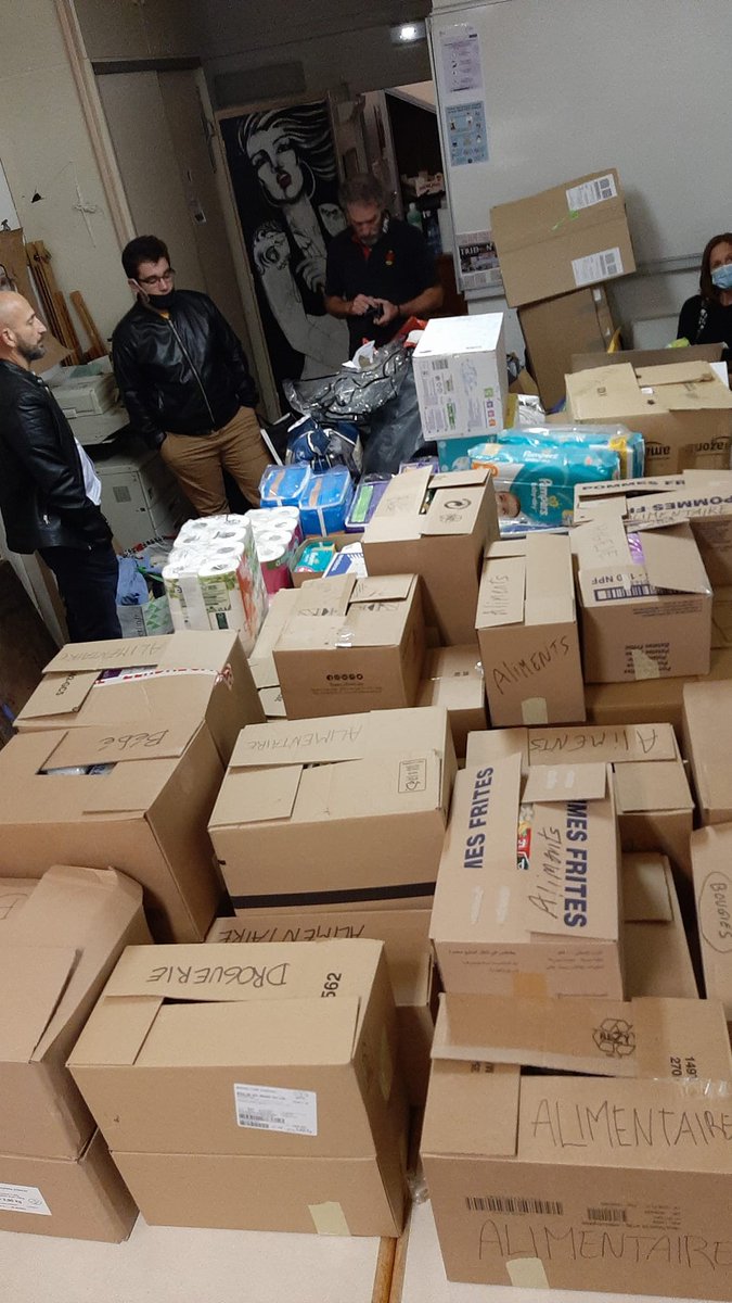 Passage à Lidl qui nous fournit en cartons (merci à eux)
Accueil des donateurs (des voitures pleines à craquer, c'est impressionnant, merci touplen !)
Tri, classement, fermeture des cartons, organisation du convoi du lendemain .
#TempeteAlex #Roya #Vesubie #Tinée #COMTESOLIDAIRE