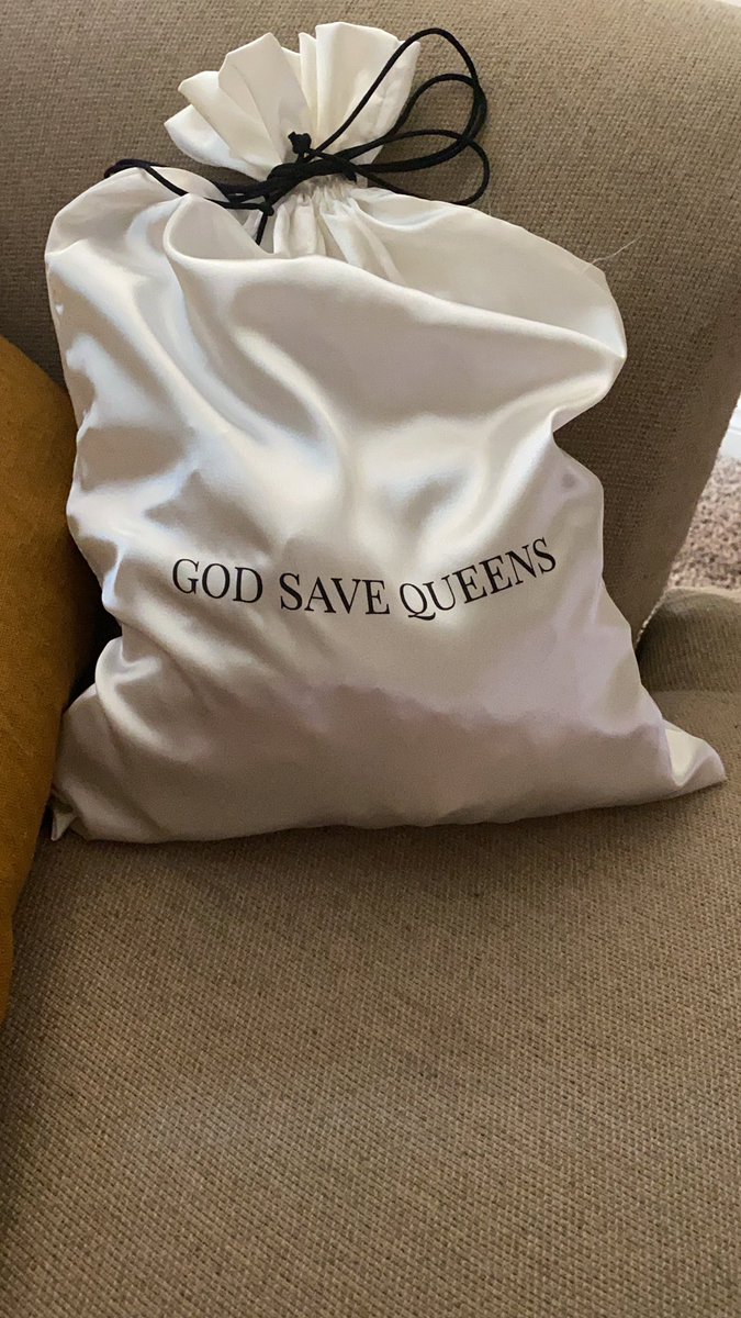 pritimoli702's tweet photo. #Godsavequeens https://t.co/1AKfVTFP78