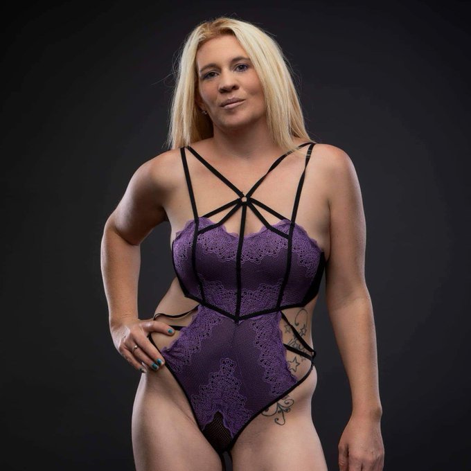 Well what can I say 💋 https://t.co/PJX3VwMnpd<a href="/tag/sexy"class="tags"><span>#sexy</span></a><a href="/tag/milf"class="tags"><span>#milf</span></a><a href="/tag/content"class="tags"><span>#content</span></a><a href="/tag/onlyfansfav"class="tags"><span>#onlyfansfav</span></a>